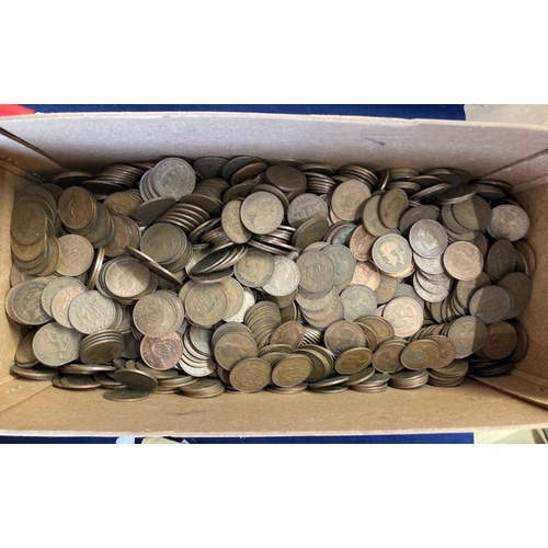 209 - Box of old half penny coins 9.5kg !! so please collect if possible