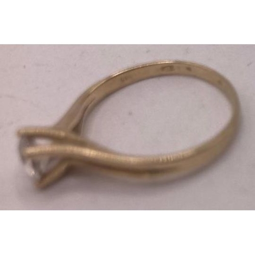 218 - Jewellery : 14ct Gold single stone ring, marked 585, Size P, attractive single white stone, shame it... 