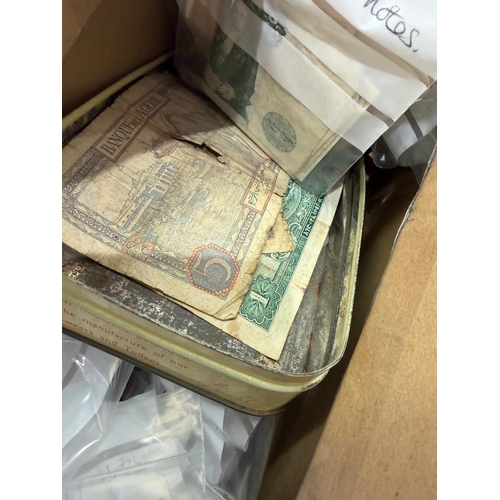 95 - Mixed lot of world coins including UK some older material noted including some bank notes and UK cur... 