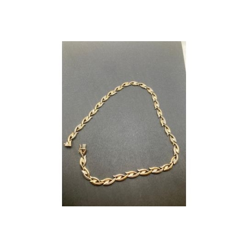 15 - Jewellery 9ct GOLD necklace, good design and condition 42cm, 23.6g We all know the price of gold at ... 