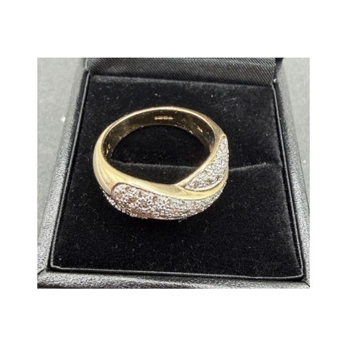17 - Jewellery 9ct GOLD ring twisted design with diamond chips 6g size O (Payment by bank transfer or car... 