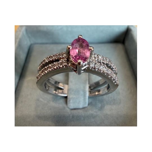 25 - Jewellery : Very fine 18ct White Gold Diamond and Sapphire ring marked 750 , comes with original cer... 