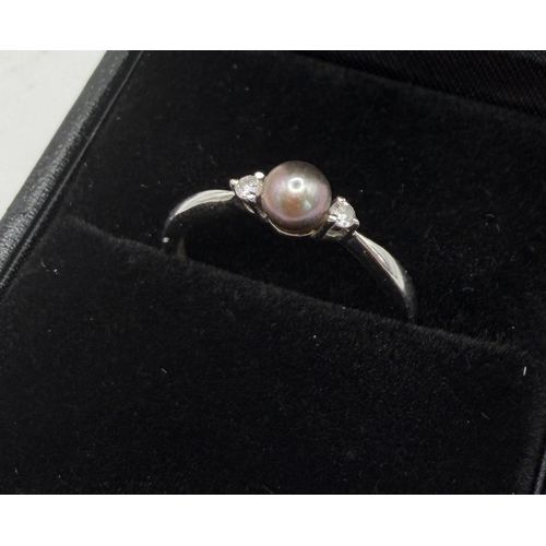 26 - JEWELLERY : 18ct White GOLD diamond and pearl ring size M-L  1.5g          PLEASE MAKE SURE YOU READ... 