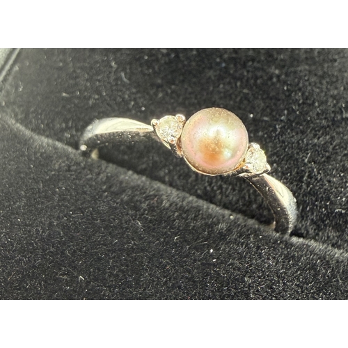 26 - JEWELLERY : 18ct White GOLD diamond and pearl ring size M-L  1.5g          PLEASE MAKE SURE YOU READ... 