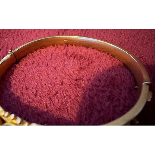 28 - JEWELLERY : Fantastic 9ct GOLD bracelet/bangle with inset diamonds and ruby 9.5g       PLEASE MAKE S... 