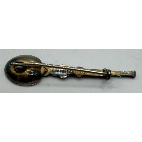 45 - JEWELLERY : Small SILVER Anointing spoon brooch for Coronation 1952 (2.96g) gilding rubbing off