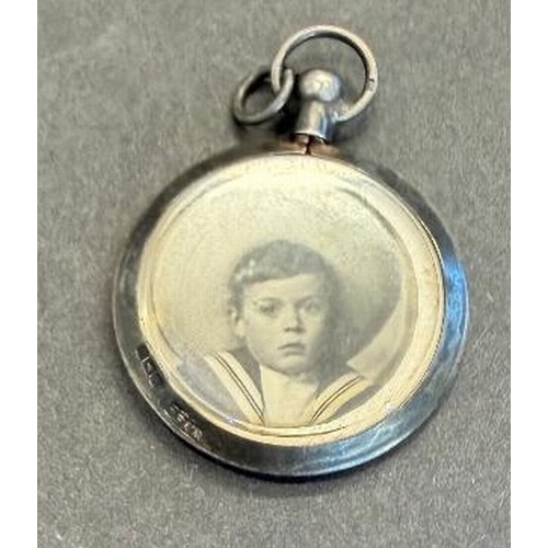 48 - Jewellery : Small photo pendant in the style of a pocket watch with W.V & S UK  Birmingham hallmark ... 