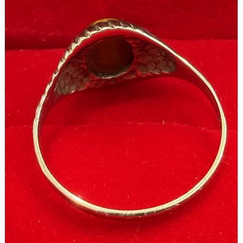 4 - Jewellery: Small 9ct Gold clear English hallmark with single brown 