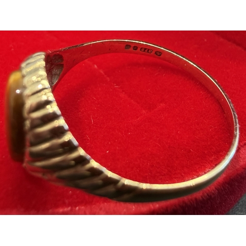 4 - Jewellery: Small 9ct Gold clear English hallmark with single brown 