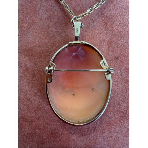 11 - Jewellery : 9ct Gold cased Cameo broach/pendant with clearly marked 9ct Gold chain, best we have see... 