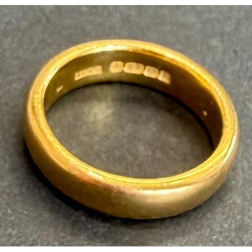 12 - Jewellery : 22ct Gold Wedding band Size J-K thick heavy ring 7.47g, Clear English Hallmarks with mak... 