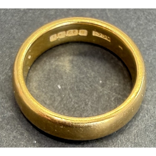 12 - Jewellery : 22ct Gold Wedding band Size J-K thick heavy ring 7.47g, Clear English Hallmarks with mak... 