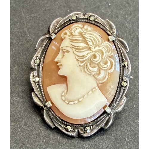 40 - Jewellery : Small silver mounted Cameo pendant/broach 3.47g unclear markings probably continental