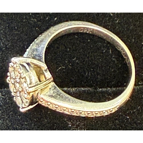 5 - Superb 9ct White Gold and Diamond cluster ring size H-I (tiny fingers !) 2.5g