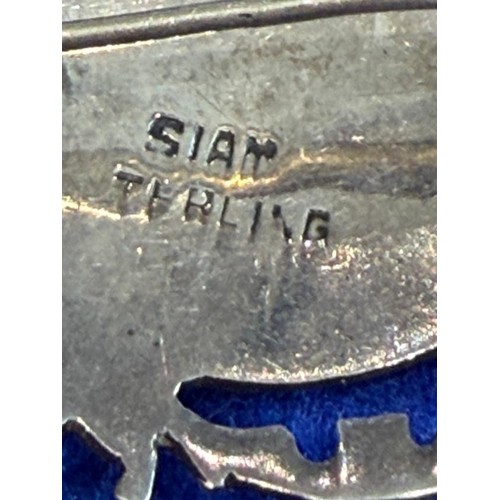 13 - Siam Silver broach with dancer design, 5.84g