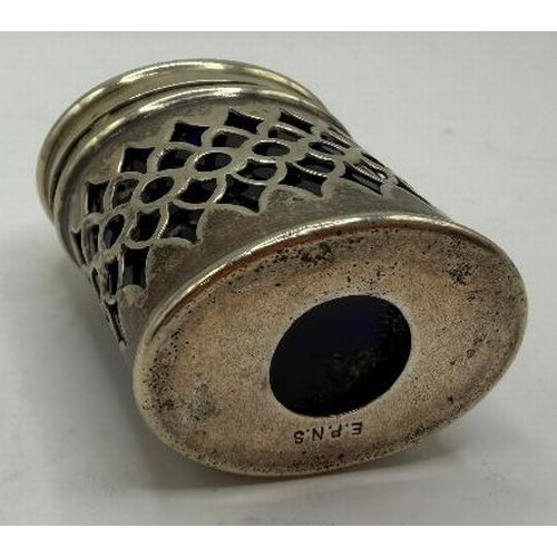 44 - COLLECTABLE Silver plated/white metal pepper shaker with blue glass insert 47mm x 33mm