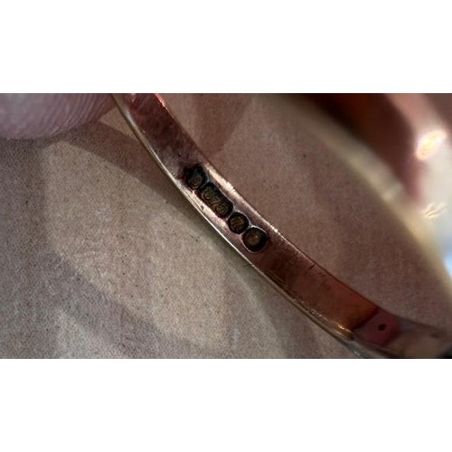 4 - Vintage 9ct gold (tested) no hall mark. with large central sapphire, Size O, comes with new ring box
