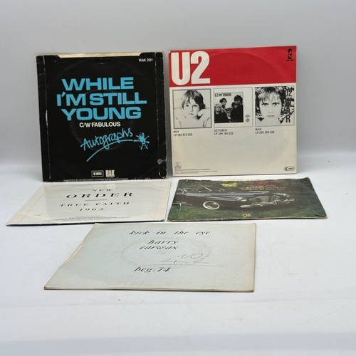 227 - 5x 7 inch single records - Autographs - While I'm Still Young, U2 - Two Hearts Beat As One (German p... 