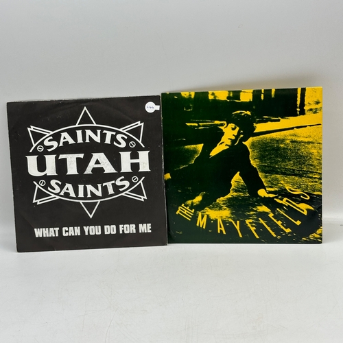 244 - 4x 7 inch single records - Utah Saints - What Can You Do For Me, Thin Lizzy - Waiting for my Alibi, ... 