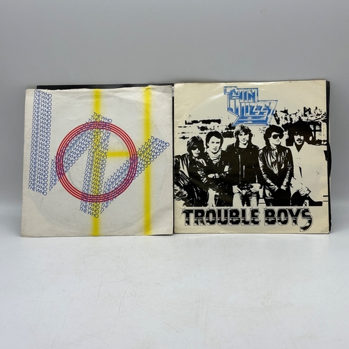 245 - 4x 7 inch single records - Twink - Apocalipstic, The Sounds - Showdown , Thin Lizzy - Trouble Boys, ... 