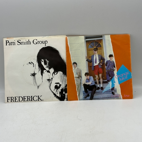 249 - 4x 7 inch single records - Planets - Lines, Alternative T.V - The Force is Blind , Patti Smith Group... 