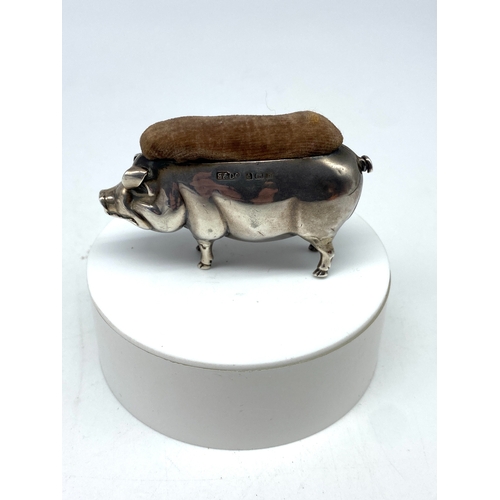 126 - A large silver pig pin cushion, Birmingham 1907 Sydney & Co. silver in great condition, original fab... 