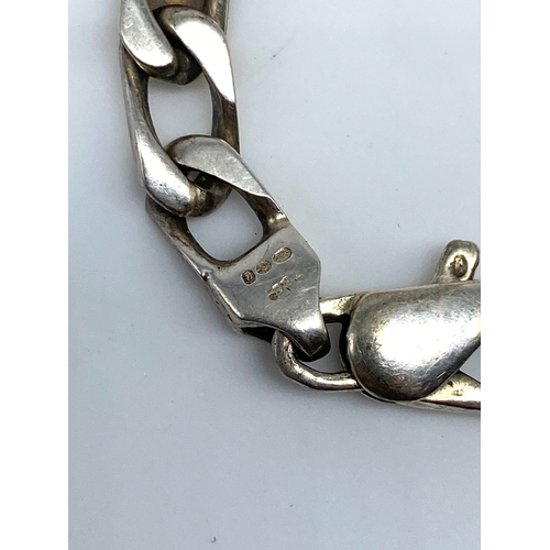 136 - A Tiffany & co silver & gold bracelet, 7 1/4 inches long, 11.4 grams in weight approx