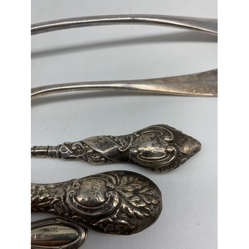 147 - A silver plated laddle, spoon, 4x mixed silver handled button hooks