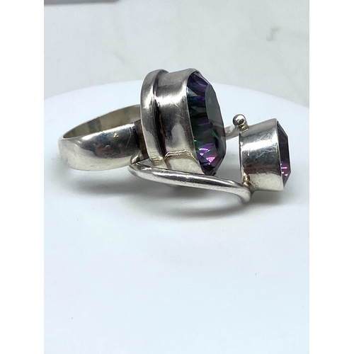 151 - 2x silver rings, 14 grams approx combined weight, rings are a size L & M