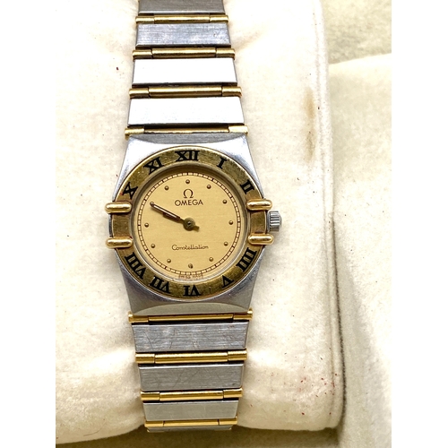 176 - An Omega constellation ladies watch, 2 tone watch, stainless steel & gold, will require a battery, h... 