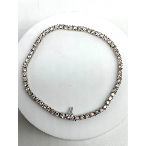 47 - An 18ct white gold tennis bracelet, approx 3ct of diamonds, very nice condition & diamonds are clean... 