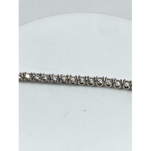 47 - An 18ct white gold tennis bracelet, approx 3ct of diamonds, very nice condition & diamonds are clean... 