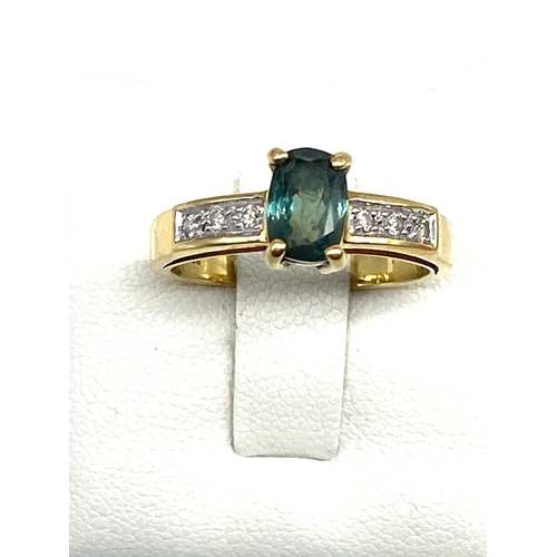 64 - An 18ct yellow gold diamond & alexandrite ring, 4.3 grams approx weight, size N, centre stone approx... 