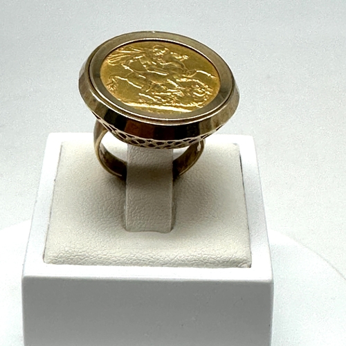 76 - A 22ct yellow gold full sovereign coin in a 9ct yellow gold ring mount, total weight 15.6 grams