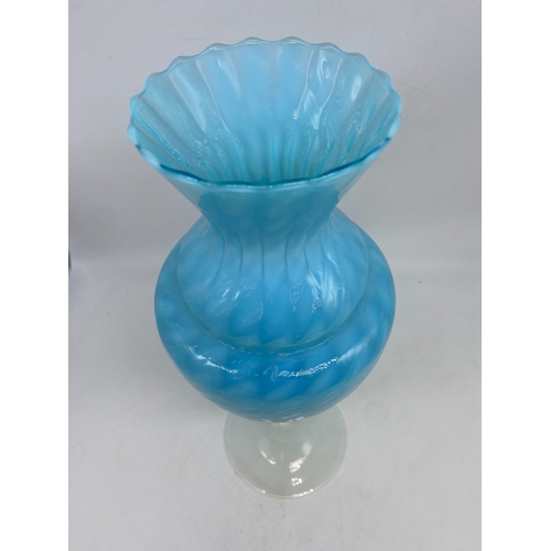 374 - An elegant tall Murano aqua blue ripple & opaque stem & blue glass vase, stunning piece in excellent... 