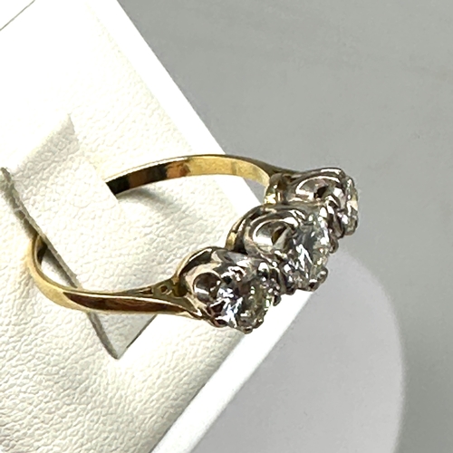 90 - An 18ct yellow gold 3 stone diamond Trilogy ring, approx 1.10ct diamonds, size R, very nice beautifu... 