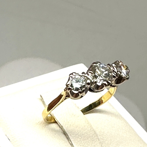 90 - An 18ct yellow gold 3 stone diamond Trilogy ring, approx 1.10ct diamonds, size R, very nice beautifu... 