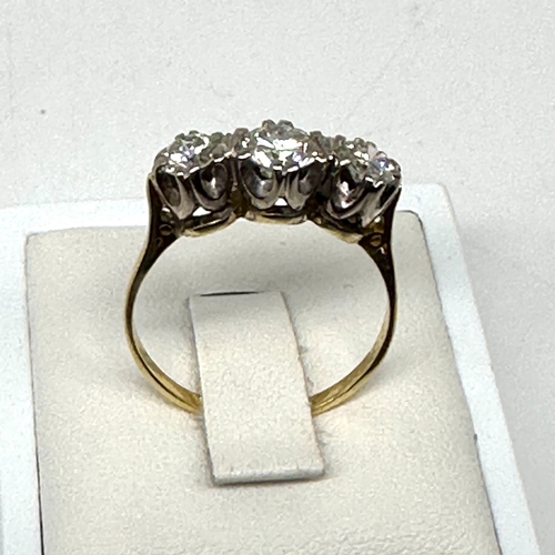 90 - An 18ct yellow gold 3 stone diamond Trilogy ring, approx 1.10ct diamonds, size R, very nice beautifu... 