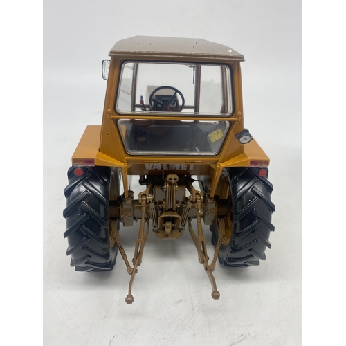 424 - A valmet model, scale 1:16