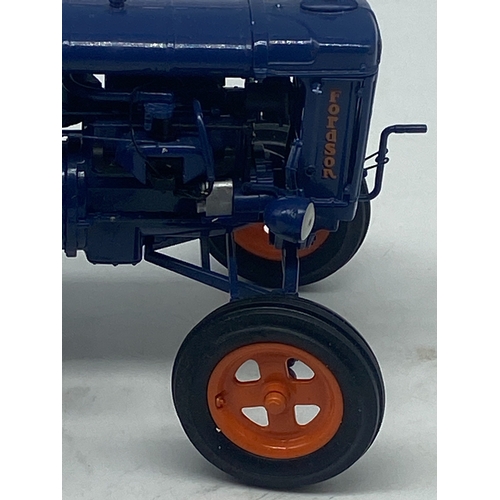 425 - A Fordson major model , scale 1:16