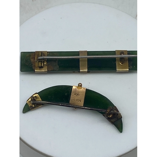 459 - 2 Victorian 9ct yellow gold jade brooches, 11 grams in weight approx, larger brooch 55mm, smaller 45... 