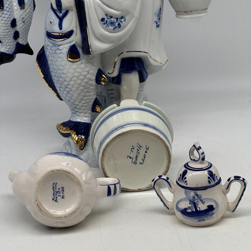 483 - A box of blue & white ornaments