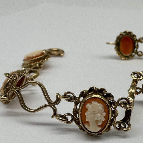 498 - A 9ct yellow gold cameo bracelet, 7.8grams weight approx, 16 1/2 cm long approx,