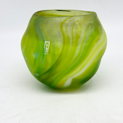 373 - Mdina unusual green swirl glass vase, modernist style, 4 1/2 inches high 5 inch diameter