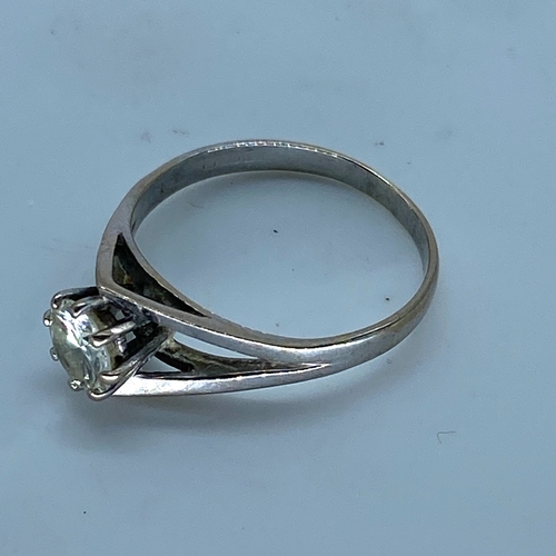 19 - An 18ct white gold single diamond solitaire ring, stone is I - J colour approx, SI2 clarity approx, ... 