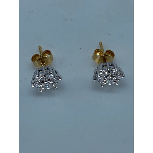 27 - A pair of 18ct yellow gold daisy diamond cluster earrings, total approx weight 1ct of diamonds, very... 