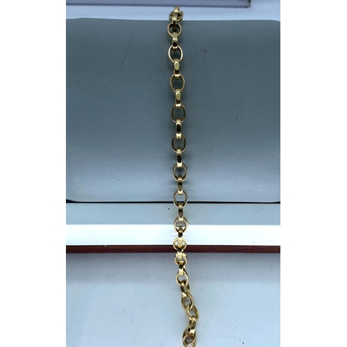 31 - A 9ct yellow gold belcher link bracelet, solid links, approx weight is 10 grams, 7 1/2 inches long, ... 