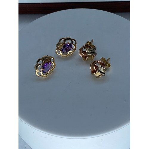 61 - A mixed lot of 9ct yellow gold stud earrings, 3.1 grams in weight approx