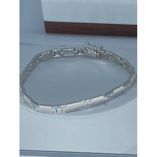 69 - An 18ct white gold necklace & bracelet, frosted & shiney finish, both in mint condition, bracelet is... 