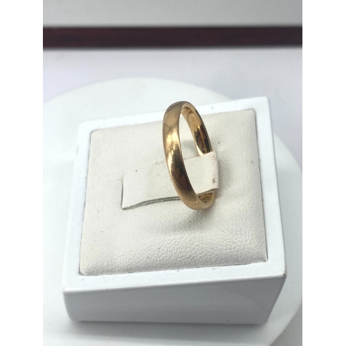 79 - An 18ct yellow gold 3mm D shaped wedding band, fully hallmarked, 2.8 grams in weight approx, size M,